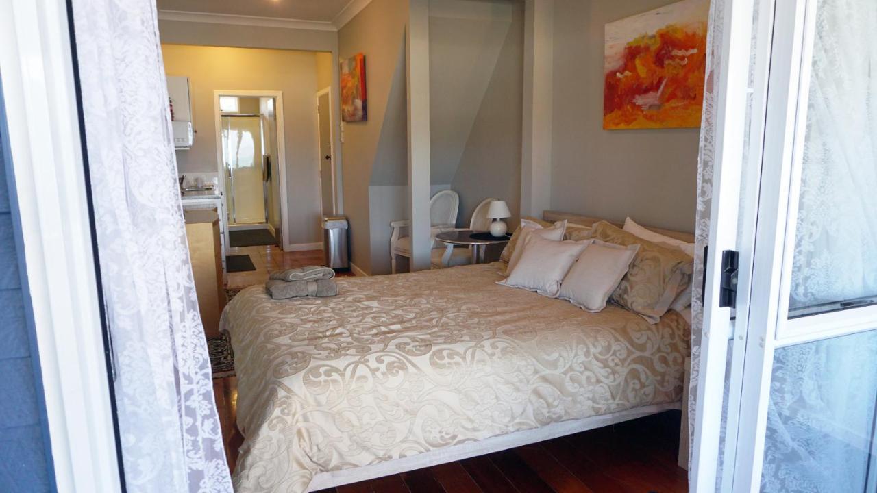 Nana Glads Beachfront Accommodation Whitianga Exterior foto